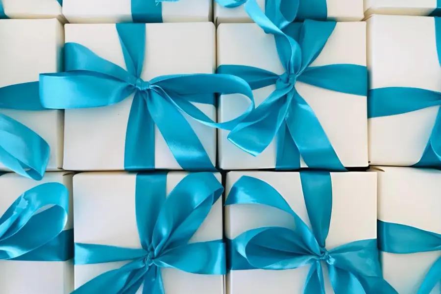 Souvenirs & Party Favours
